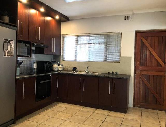3 BEDROOM HOUSE FOR SALE IN LANSDOWNE